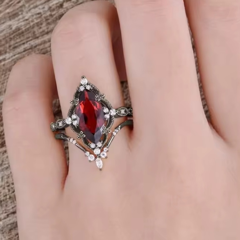 New women’s ring 2x black and red color antique vintage gothic ring - Picture 5 of 5